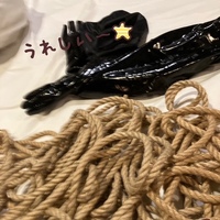 微睡む
