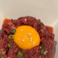 初めてユッケを食べました