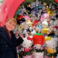 レオタードや変態コスチュームを着用させられて...