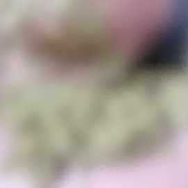 大量おならと大量うんこを口に入れて、足とお尻で踏まれたい