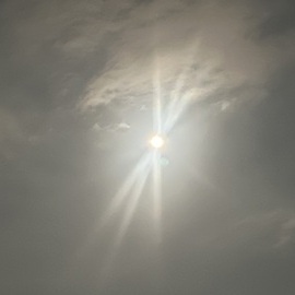 昨日の満月綺麗過ぎ🩷🩷🩷