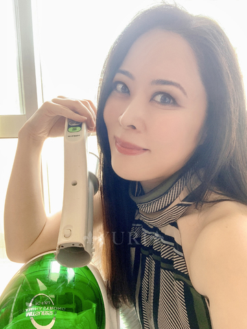 部屋と掃除機と略