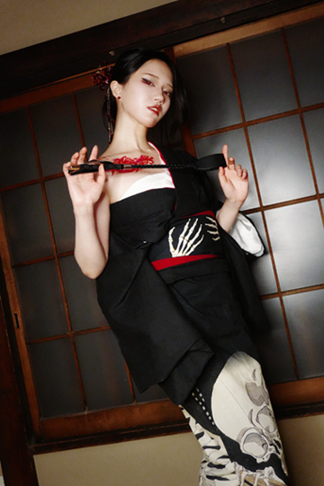 【美形保証】スレンダー美形の若手ドミナが本日デビュー！