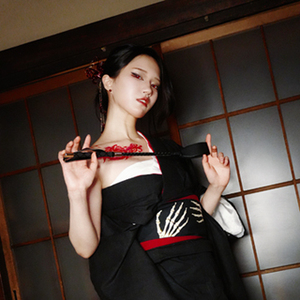 【美形保証】スレンダー美形の若手ドミナが本日デビュー！