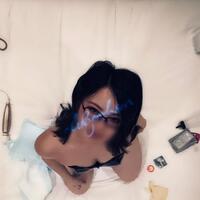 見下ろして