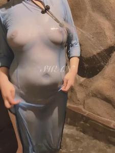 滝に打たれてます