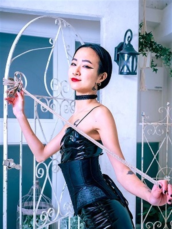 琴女王様
