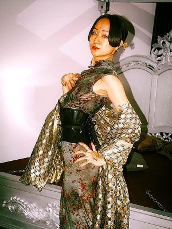 琴女王様(25)