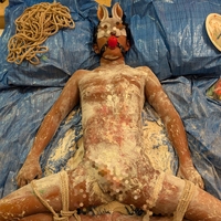 新年プレイ？うさぎの餅つき