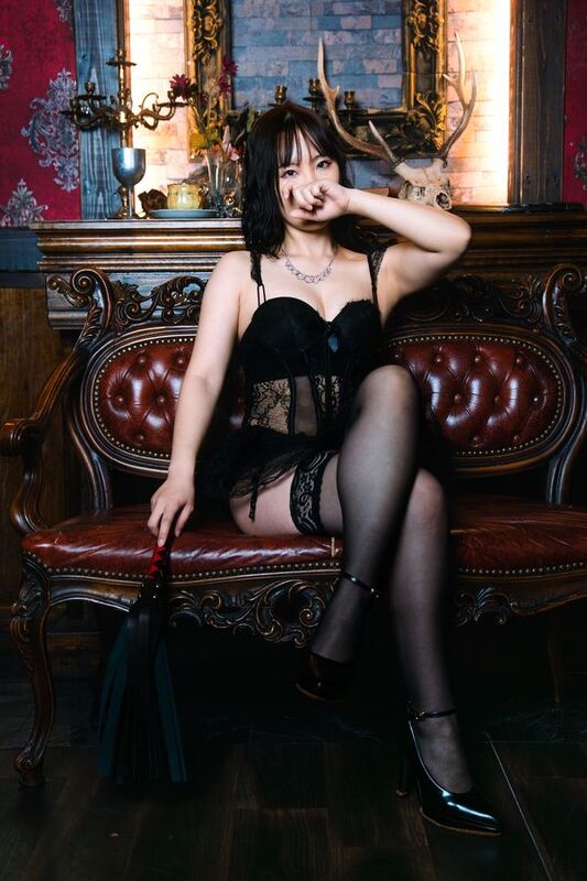 アリカ女王様 3枚目