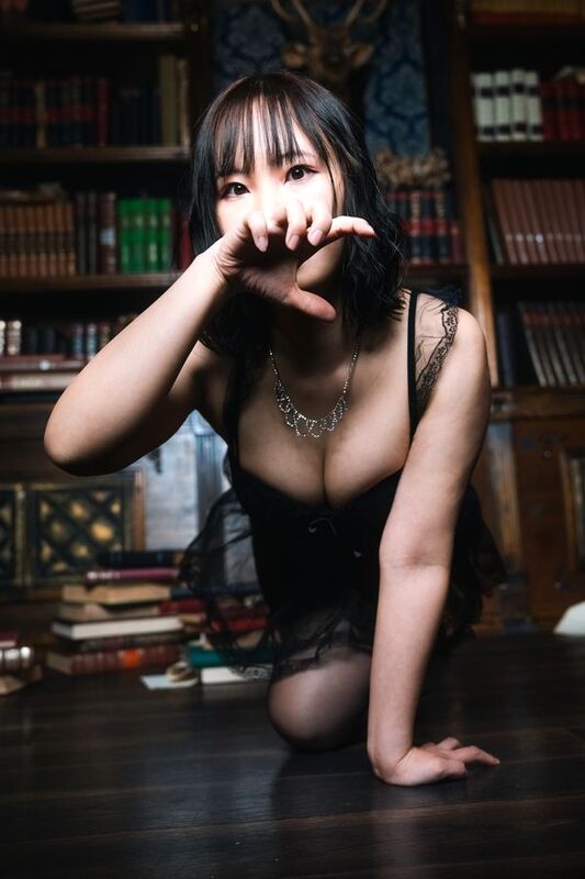 アリカ女王様 5枚目