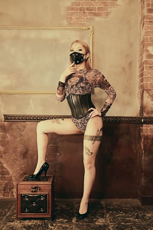 姫女王様 5枚目