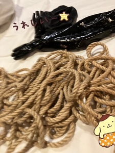 微睡む