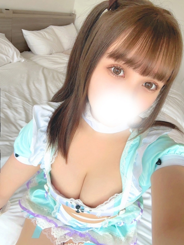 エミリ(19)