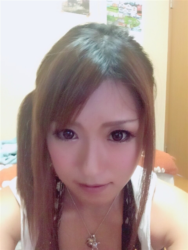 アユナ(25)