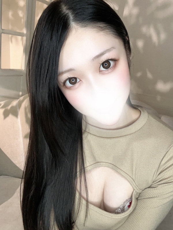 サナ(23)