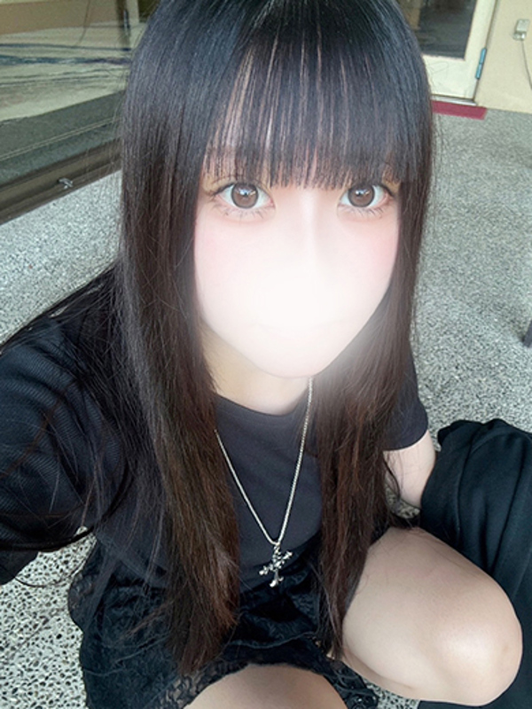 メイ(18)