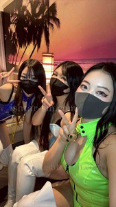 M男1人：Mistress3人　魅惑の白エナメルブーツ[後編]　ー 集団調教 ブーツフェチ ー