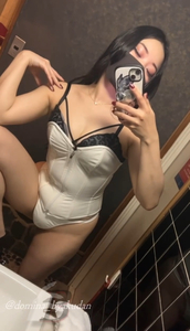 誰も