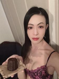 貴方を思って夜にカヌレを...