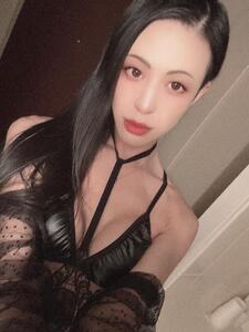 暑すぎて服なんて着てられない〜