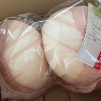 新しいブラとショーツ