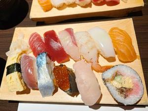 お寿司の中でも鮪の赤身が好きです…