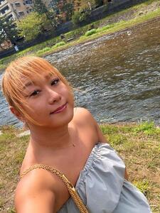 花を楽しみ、男性の蕾を楽しむ。