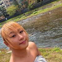 花を楽しみ、男性の蕾を楽しむ。