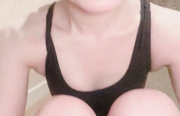 全身の臭い匂いとおならを嗅ぎ続けて、大量聖水ぶっかけられたい