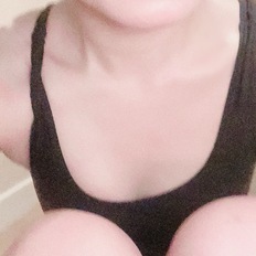 全身の臭い匂いとおならを嗅ぎ続けて、大量聖水ぶっかけられたい