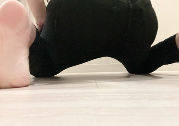 黒スキニーでおなら、Tバックでおなら、直で嗅いで体に入れたい