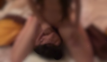 脱いだパンツと直でアソコとお尻も嗅がせてあげるね🩷