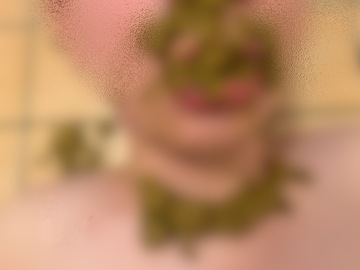 大量唾液で顔舐め、大量聖水ぶっかけ、大量黄金口に入れたい