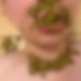 大量唾液で顔舐め、大量聖水ぶっかけ、大量黄金口に入れたい