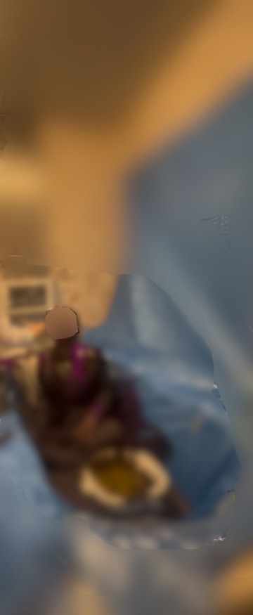 今度は顔もハケで塗り塗りしてあげる🩷🩷