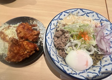 黒胡麻麺だって〜🩷🩷🩷でも唐揚げ推し（笑）