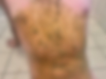 臭いおなら、大量黄金を体に出されて塗られて興奮したい