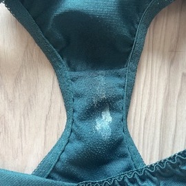 洗ったばっかりのパンツがこんなに汚れてる🩷🩷🩷