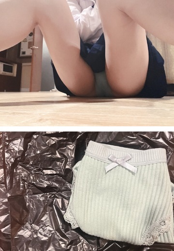 臭い足の匂いを嗅いで、顔舐め回され、パンツ持って帰って興奮