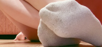 咀嚼とおなら、臭い匂いを無理矢理脱臭させられて興奮したい