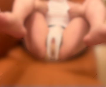 うわぁ!自分で両足広げちゃって🩷🩷🩷