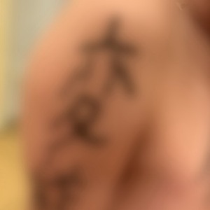 ちゃんと片腕ずつ書いてあげるね🩷🩷🩷
