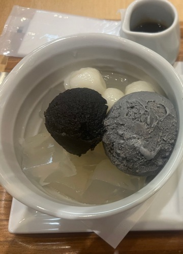 久しぶりに黒胡麻アイス🩷🩷🩷