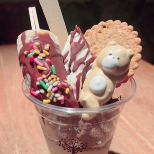 最近出来たアイス屋さんらしい（＾∇＾）クマのクッキー可愛い☆