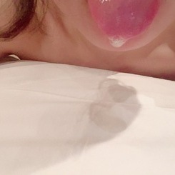 大量の唾と痰で汚されて、飲み続けながら興奮したい