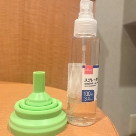 臭い匂いと大量おなら、姉の大量聖水スプレーをぶっかけられたい