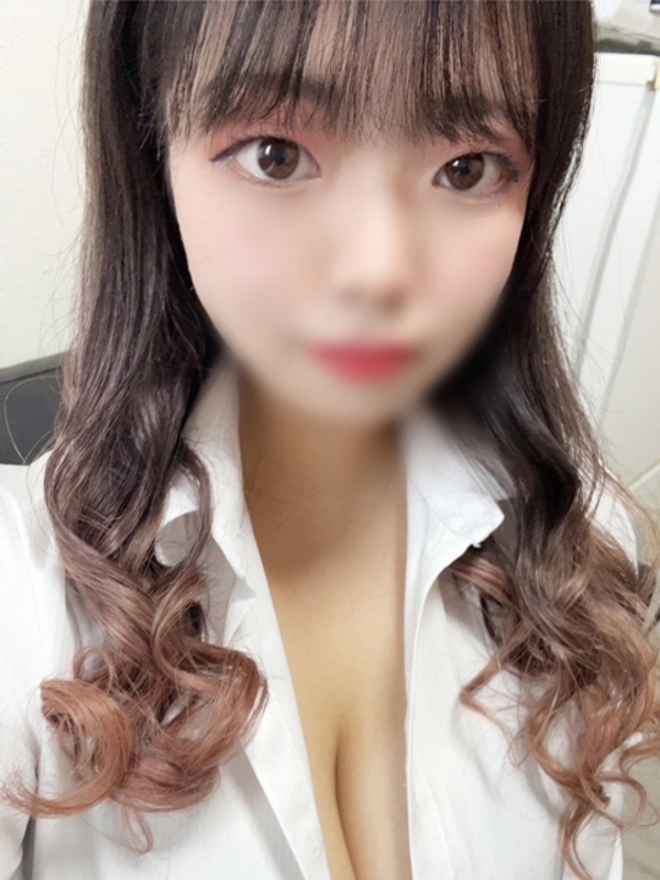 もえ(19)