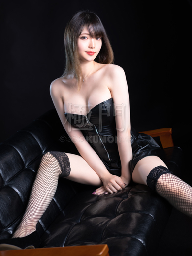 麗奈(23)
