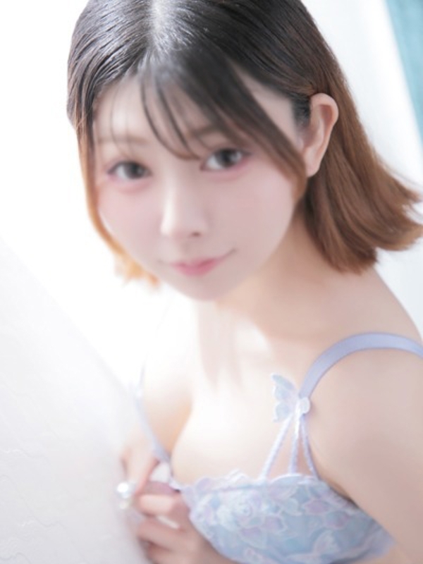堀井　みな(18)